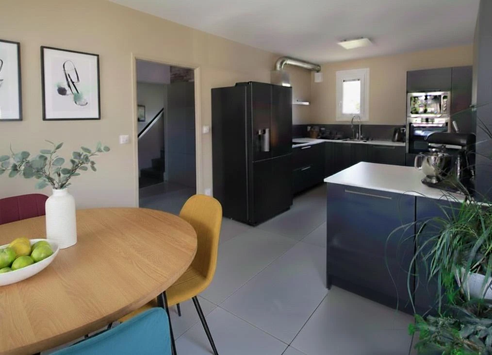 Après : espaces ouverts et lumineux